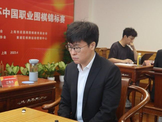我希望那不勒斯能回到去年的状态，在积分榜上攀升。